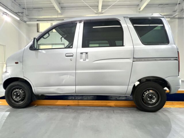 2000 DAIHATSU HIJET VAN