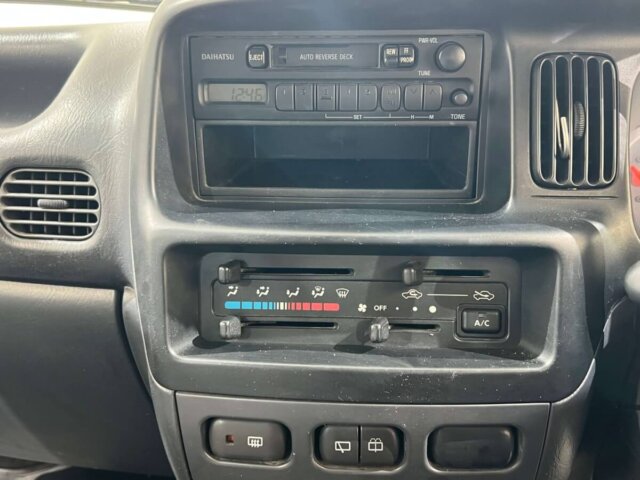 2000 DAIHATSU HIJET VAN