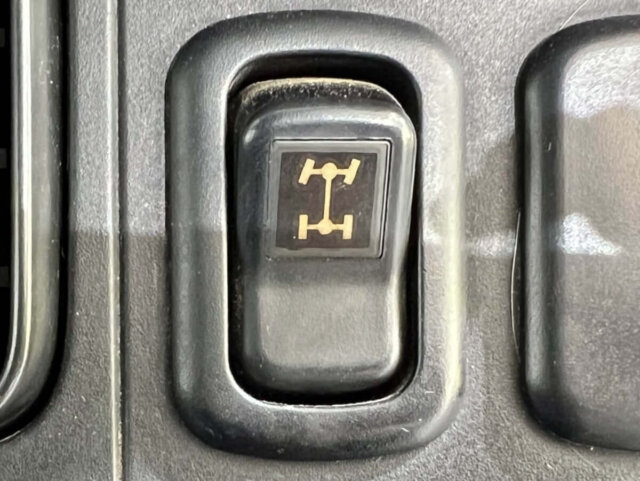 2000 DAIHATSU HIJET VAN