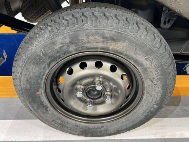 2000 DAIHATSU HIJET VAN