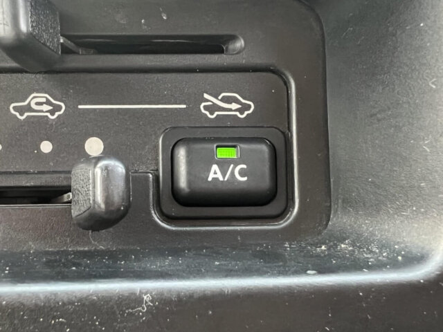 2000 DAIHATSU HIJET VAN