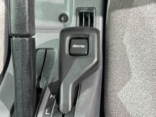 1998 MITSUBISHI MINICAB TRUCK