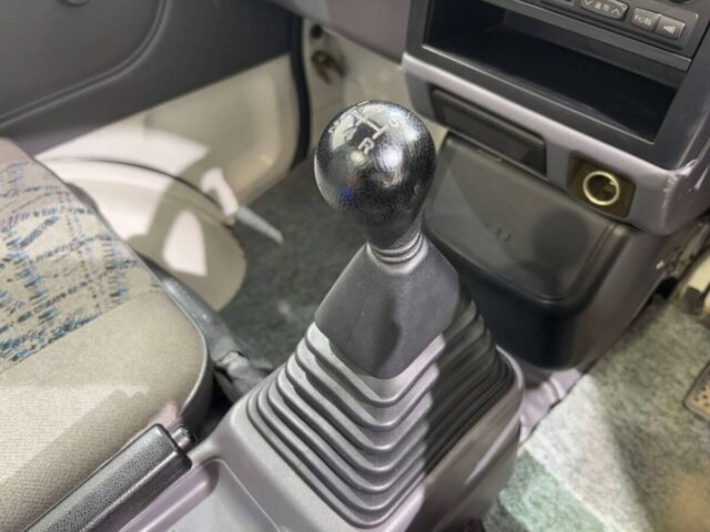 1998 MITSUBISHI MINICAB TRUCK