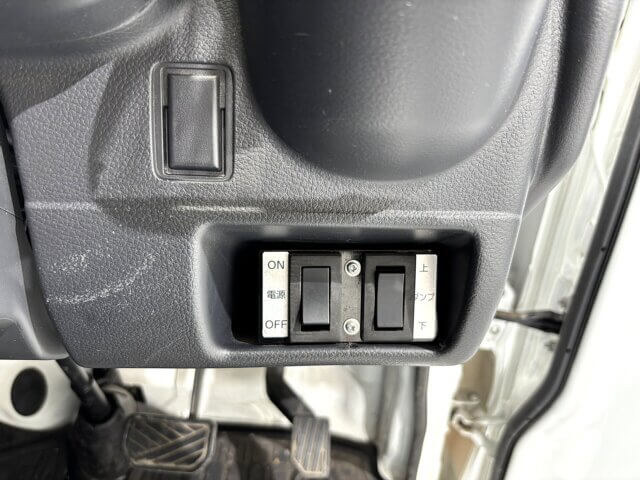 2022NT100 CLIPPER TRUCK