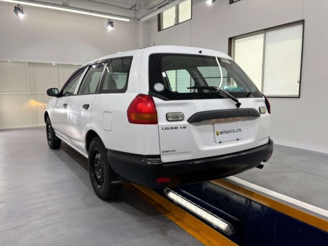 2000 SUBARU LEONE VAN