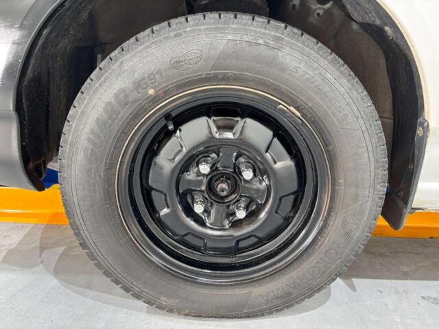 2000 SUBARU LEONE VAN