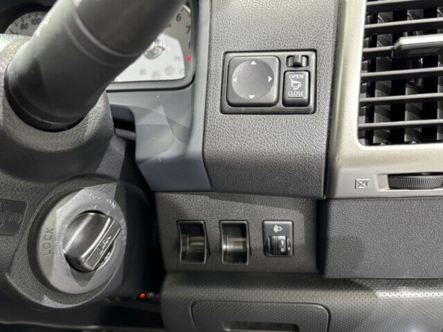 2013 NISSAN WINGROAD