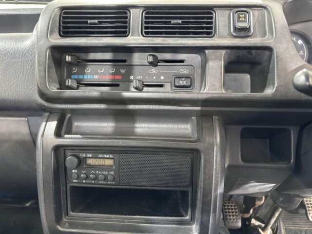 2000 DAIHATSU HIJET TRUCK