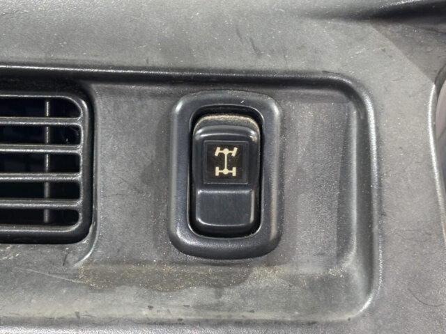 2000 DAIHATSU HIJET TRUCK