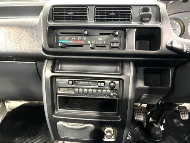 2000 DAIHATSU HIJET TRUCK