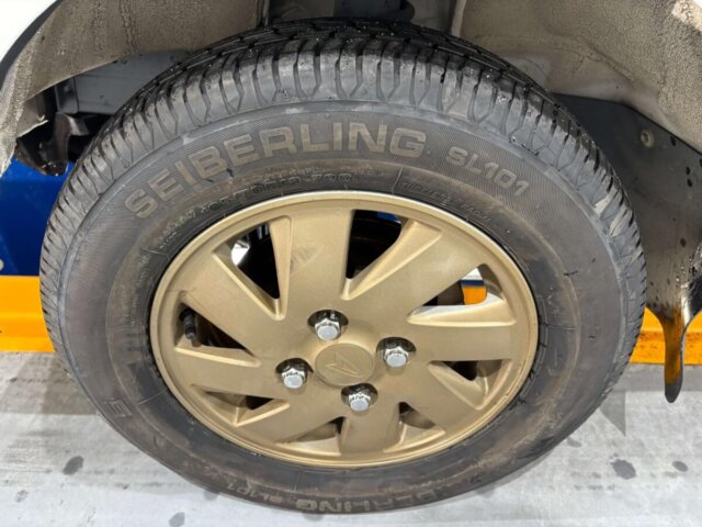 2000 DAIHATSU HIJET TRUCK