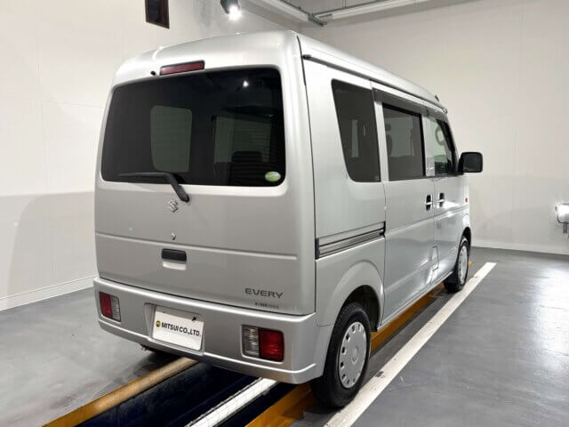 2010 SUZUKI EVERY VAN