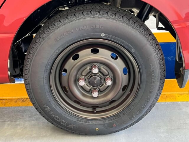 2000 DAIHATSU MIRA GINO