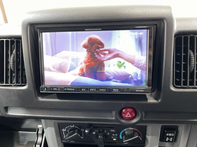 2014 MITSUBISHI MINICAB VAN