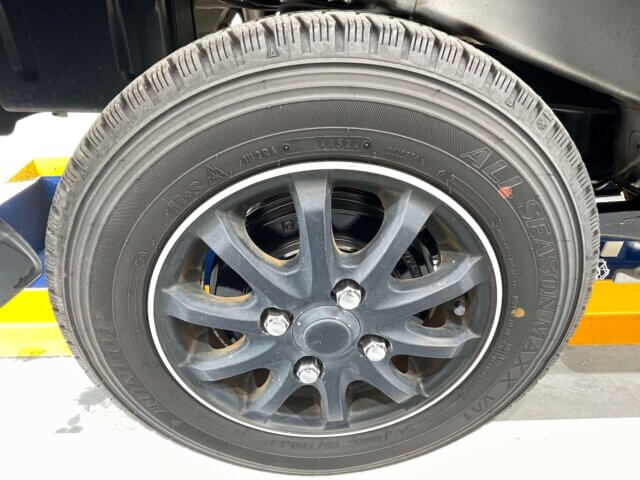 2014 MITSUBISHI MINICAB VAN