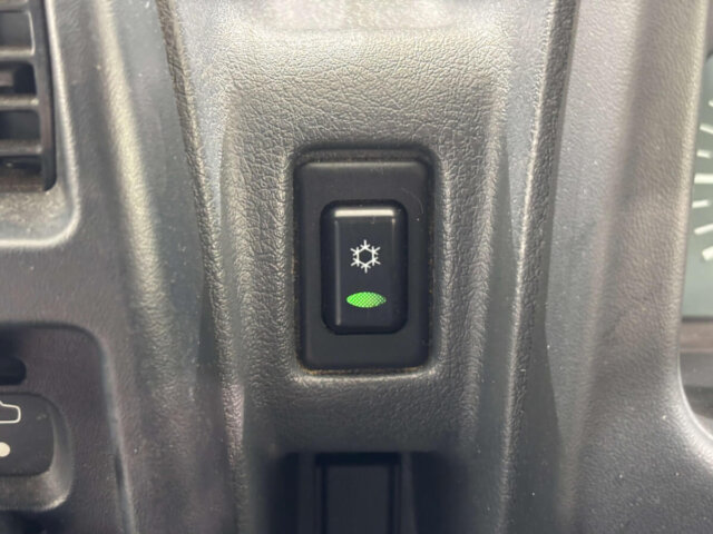 1993 MITSUBISHI MINICAB VAN