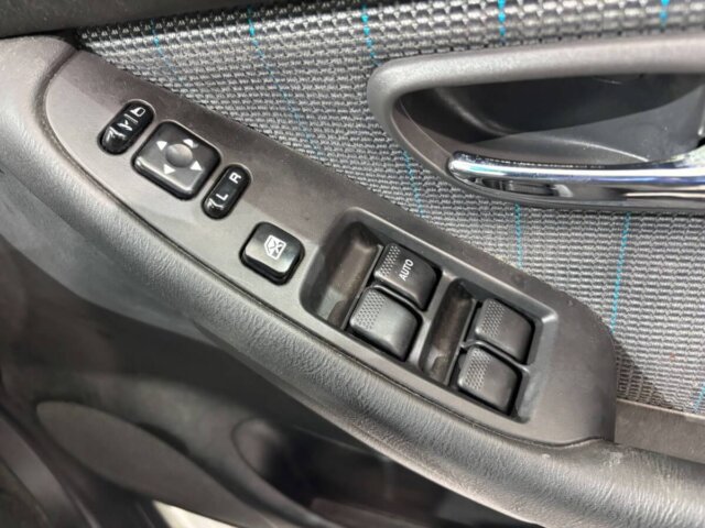 2000 SUBARU LEGACY B4