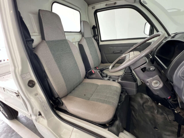 1996 MITSUBISHI MINICAB TRUCK