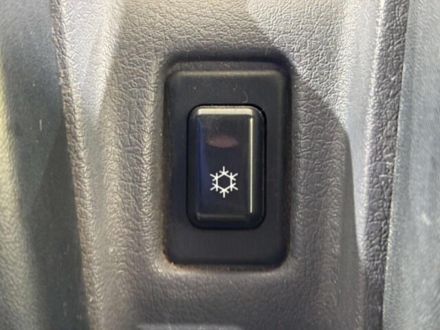 1998 MITSUBISHI MINICAB TRUCK