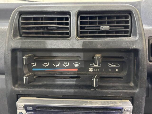 1998 MITSUBISHI MINICAB TRUCK