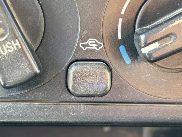 1999 MITSUBISHI MINICAB TRUCK