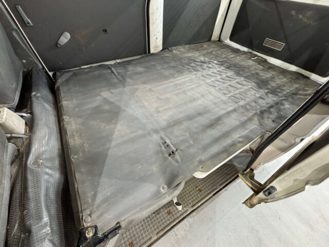 1993 MITSUBISHI MINICAB VAN