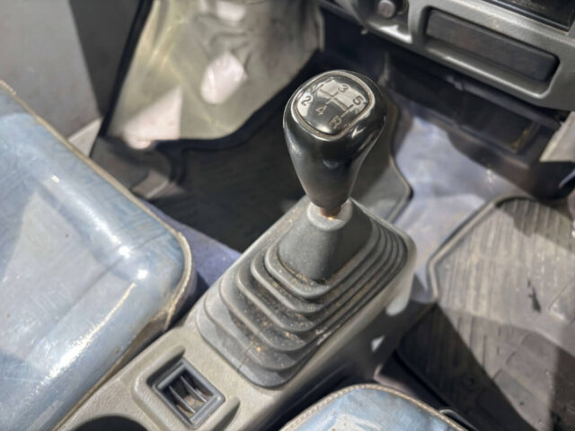 2000 MITSUBISHI MINICAB TRUCK