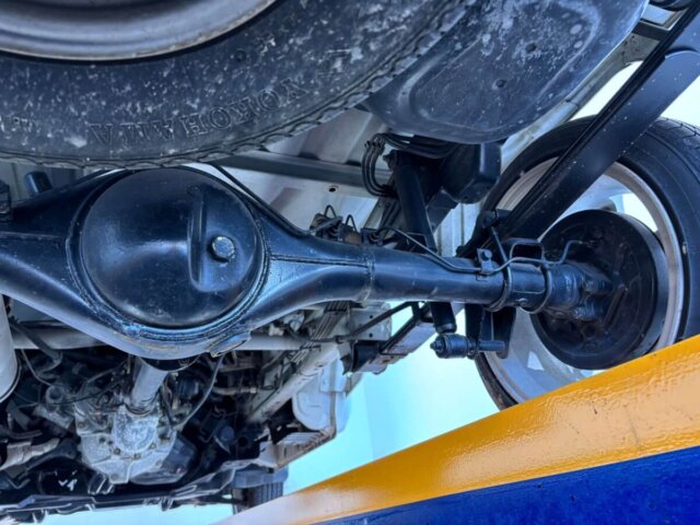 2000 MITSUBISHI MINICAB TRUCK