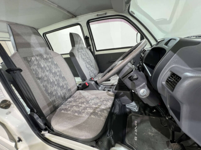 1998 MITSUBISHI MINICAB VAN