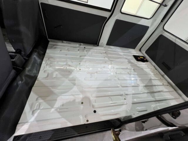 1998 MITSUBISHI MINICAB VAN