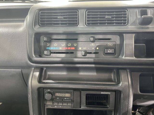 2000 DAIHATSU HIJET TRUCK