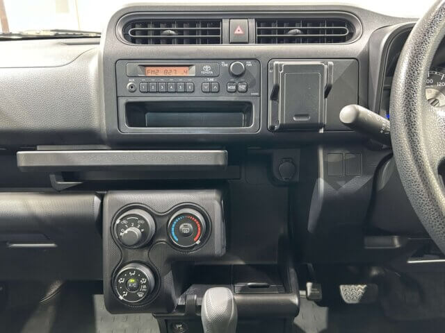 2017 TOYOTA SUCCEED VAN