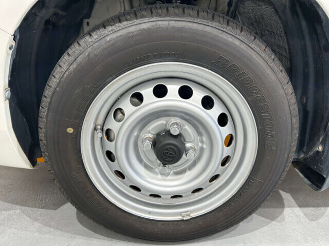 2017 TOYOTA SUCCEED VAN