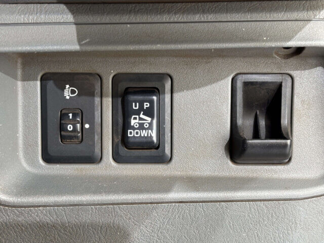 2012 MITSUBISHI MINICAB DUMP