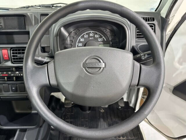2015 NISSAN NT100 CLIPPER TRUCK