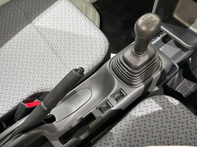 2015 NISSAN NT100 CLIPPER TRUCK