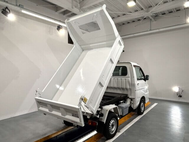 2013 DAIHATSU HIJET DUMP