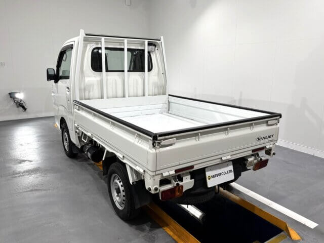 2017 DAIHATSU HIJET DUMP