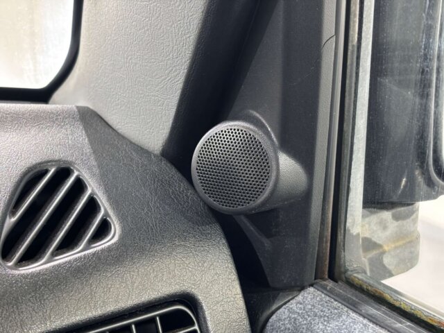 2000 MITSUBISHI PAJERO IO