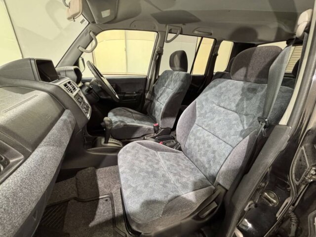 2000 MITSUBISHI PAJERO IO