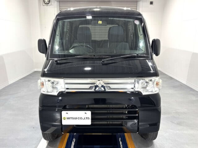 2013 MITSUBISHI MINICAB VAN