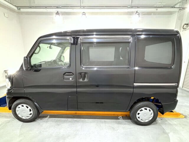 2013 MITSUBISHI MINICAB VAN