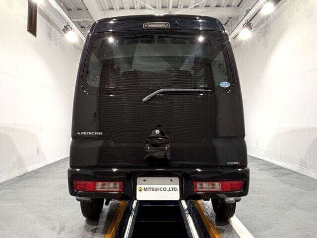 2013 MITSUBISHI MINICAB VAN