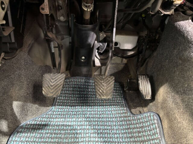 2013 MITSUBISHI MINICAB VAN