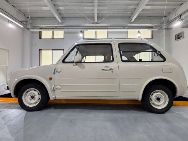 1990 NISSAN PAO