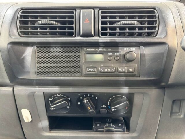 2000 MITSUBISHI MINICAB TRUCK