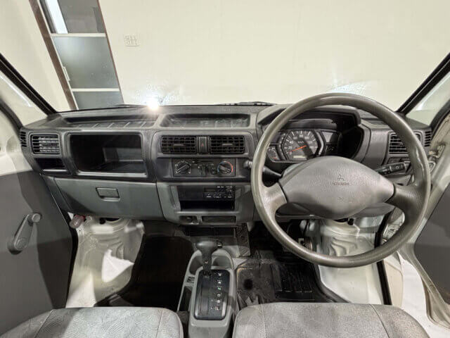 2009 MITSUBISHI MINICAB TRUCK
