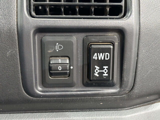 2009 MITSUBISHI MINICAB TRUCK