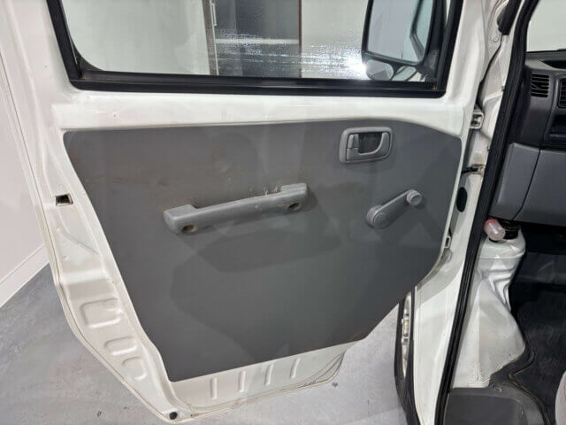 2009 MITSUBISHI MINICAB TRUCK