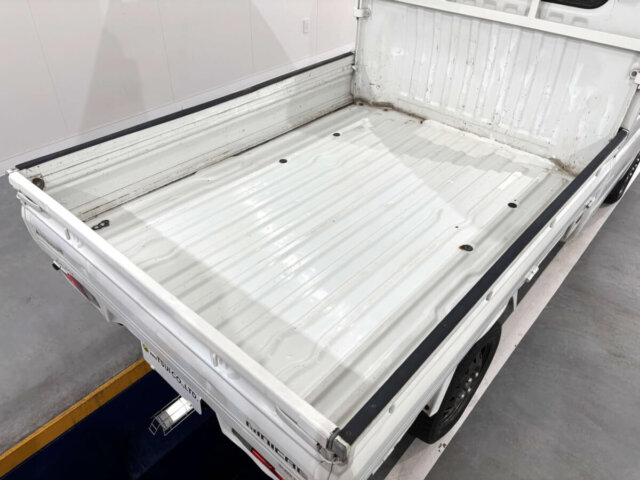 2000 MITSUBISHI MINICAB TRUCK